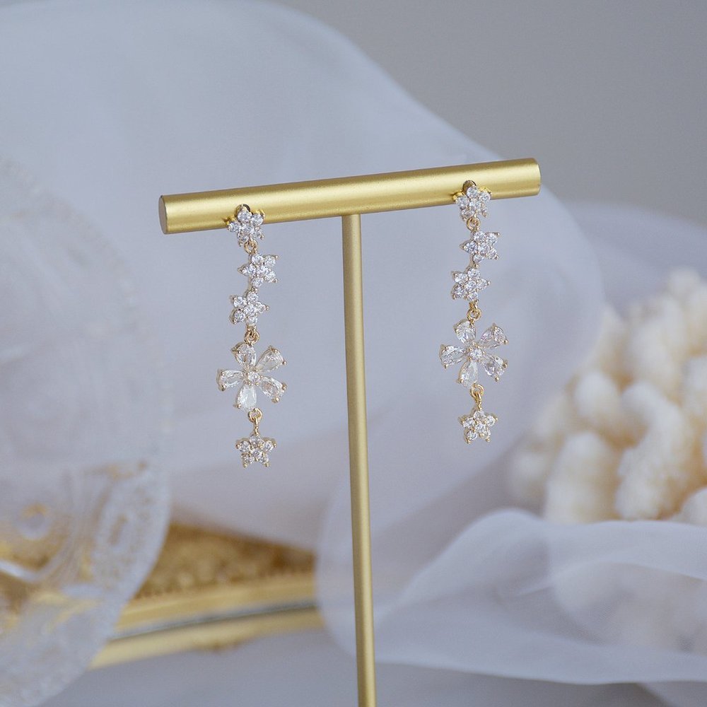 NEW 14K Gold Plated Diamond Flower Drop Earrings b - Picture 5 of 6